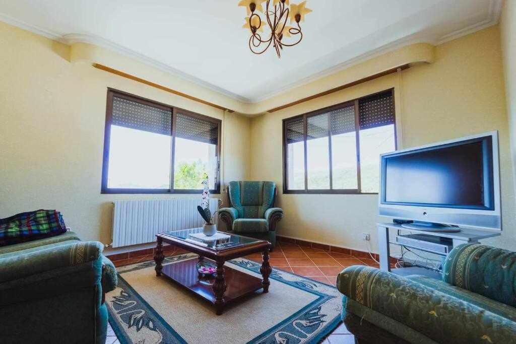 A Pereira Casa Ourense Guxinde מראה חיצוני תמונה